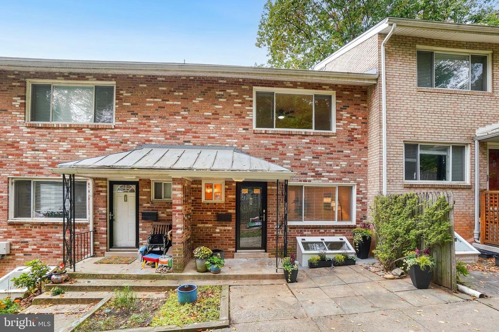 Image 30 of property listing at 652 KENNEBEC AVE #2, Takoma Park, MD 20912
