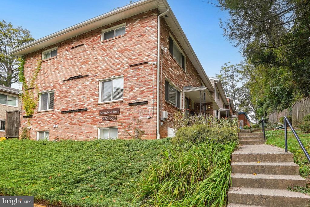 Image 33 of property listing at 652 KENNEBEC AVE #2, Takoma Park, MD 20912