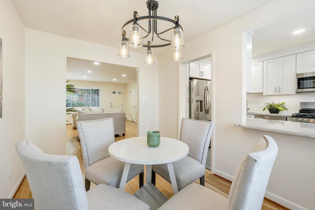 Image 9 of property listing at 652 KENNEBEC AVE #2, Takoma Park, MD 20912