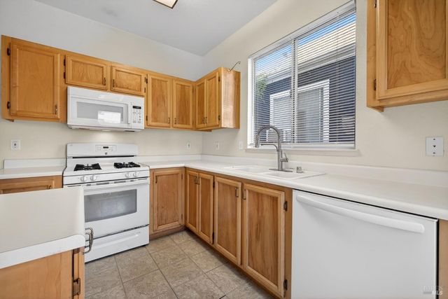 1440 Tammy Way, Santa Rosa, CA 95401