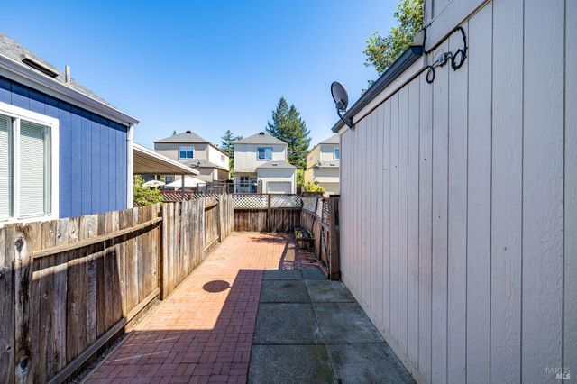 1440 Tammy Way, Santa Rosa, CA 95401
