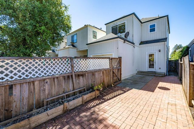 1440 Tammy Way, Santa Rosa, CA 95401
