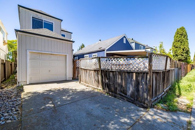 1440 Tammy Way, Santa Rosa, CA 95401
