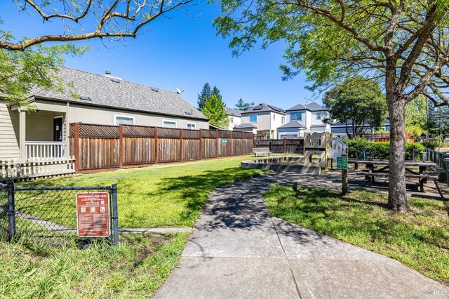 1440 Tammy Way, Santa Rosa, CA 95401