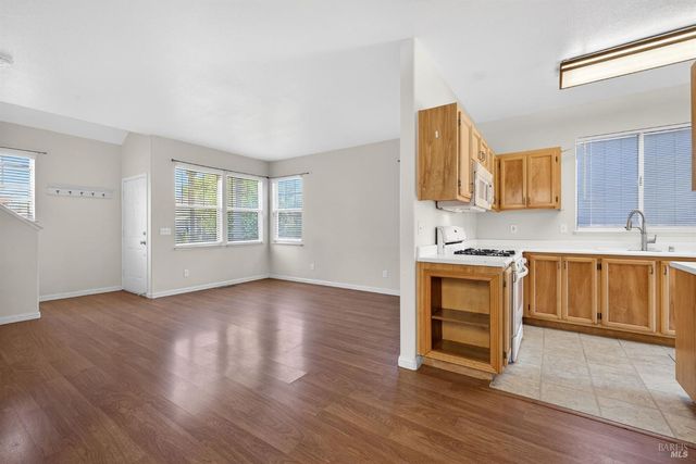 1440 Tammy Way, Santa Rosa, CA 95401