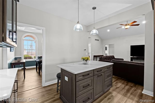 9032 Palmers Way Drive, Fenton, MI 48430