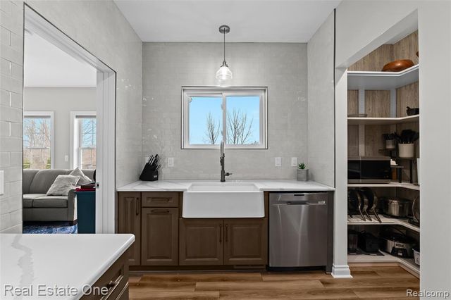 9032 Palmers Way Drive, Fenton, MI 48430