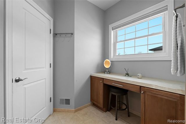 9032 Palmers Way Drive, Fenton, MI 48430