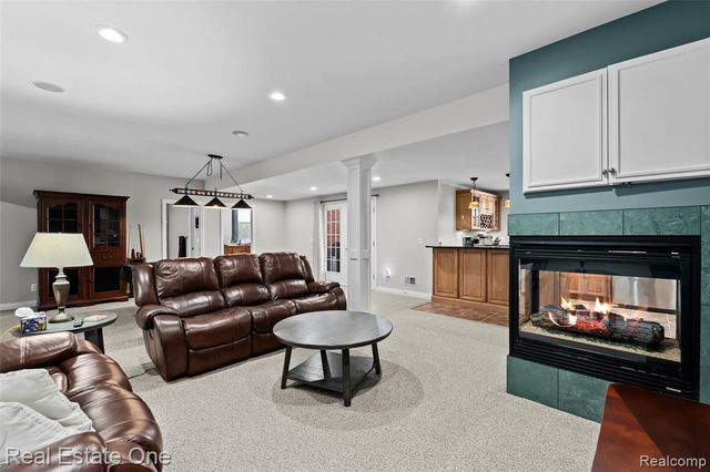 9032 Palmers Way Drive, Fenton, MI 48430