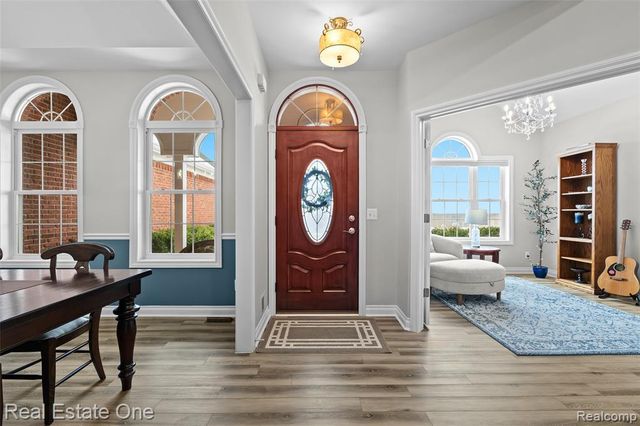 9032 Palmers Way Drive, Fenton, MI 48430