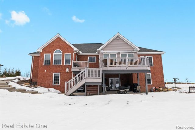 9032 Palmers Way Drive, Fenton, MI 48430