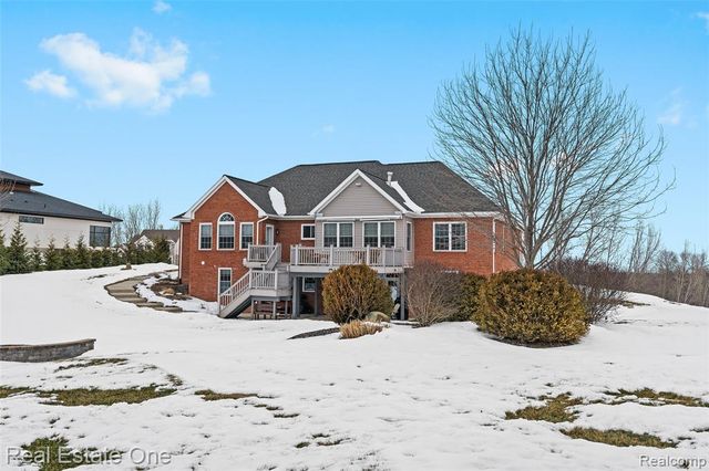 9032 Palmers Way Drive, Fenton, MI 48430