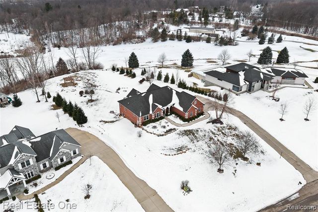 9032 Palmers Way Drive, Fenton, MI 48430