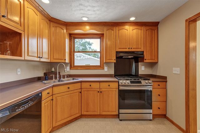 4107 Torrington Avenue, Parma, OH 44134