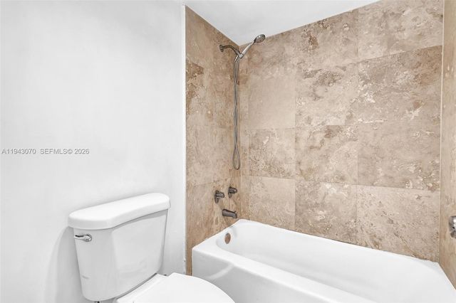 500 Bayview Dr 228, Sunny Isles Beach, FL 33160