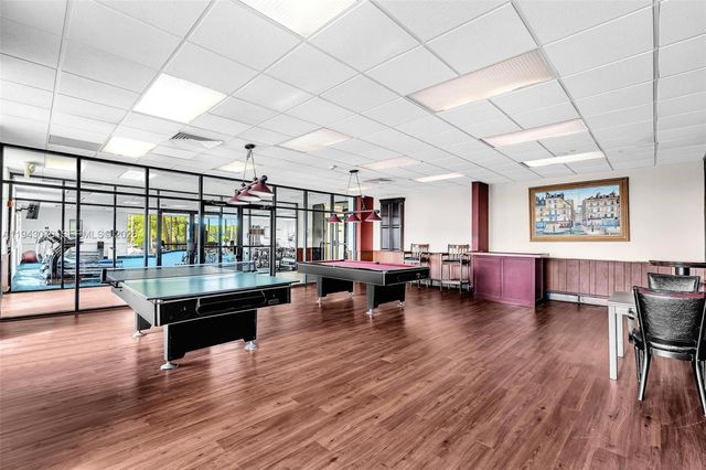 500 Bayview Dr 228, Sunny Isles Beach, FL 33160