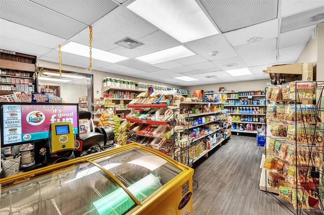 500 Bayview Dr 228, Sunny Isles Beach, FL 33160