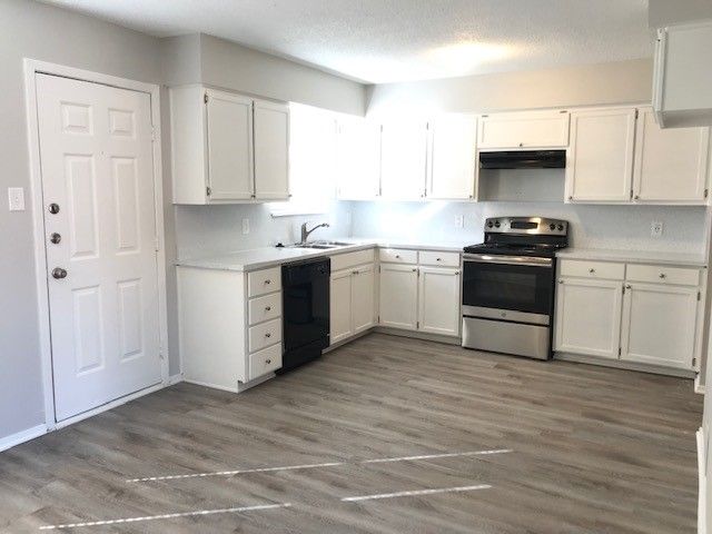 408 Signal Hill Court N 410, Fort Worth, TX 76112