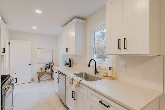 4971 S Sedgewick Road, Lyndhurst, OH 44124