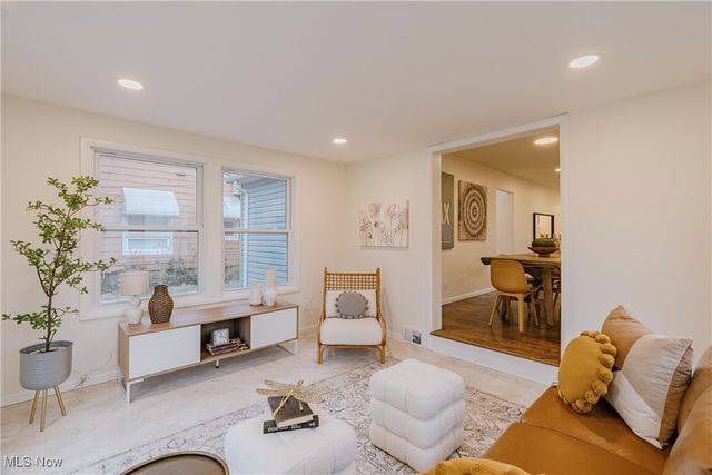 4971 S Sedgewick Road, Lyndhurst, OH 44124