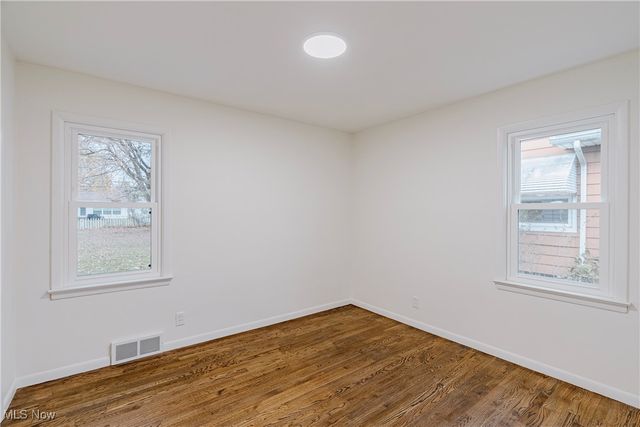 4971 S Sedgewick Road, Lyndhurst, OH 44124