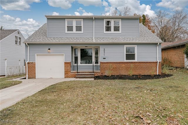 4971 S Sedgewick Road, Lyndhurst, OH 44124