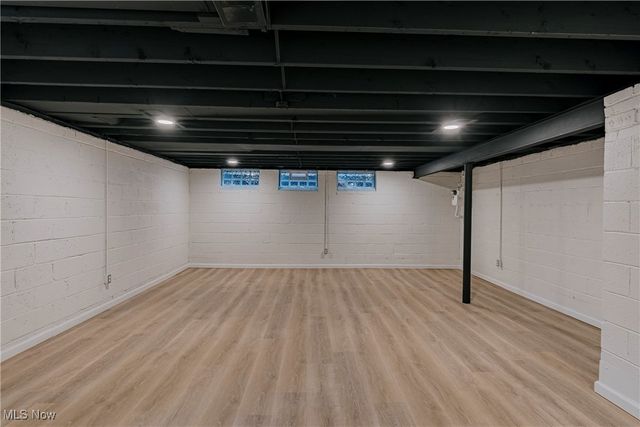 4971 S Sedgewick Road, Lyndhurst, OH 44124