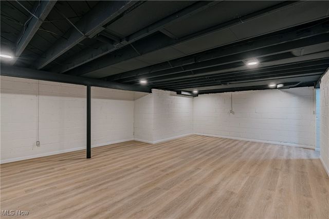 4971 S Sedgewick Road, Lyndhurst, OH 44124