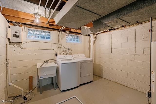 4971 S Sedgewick Road, Lyndhurst, OH 44124