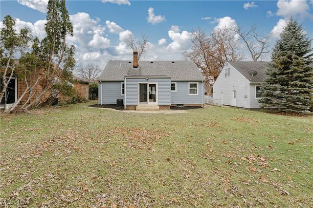 4971 S Sedgewick Road, Lyndhurst, OH 44124