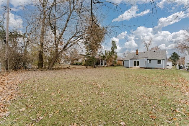 4971 S Sedgewick Road, Lyndhurst, OH 44124
