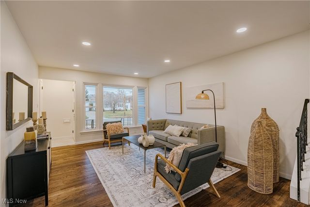 4971 S Sedgewick Road, Lyndhurst, OH 44124