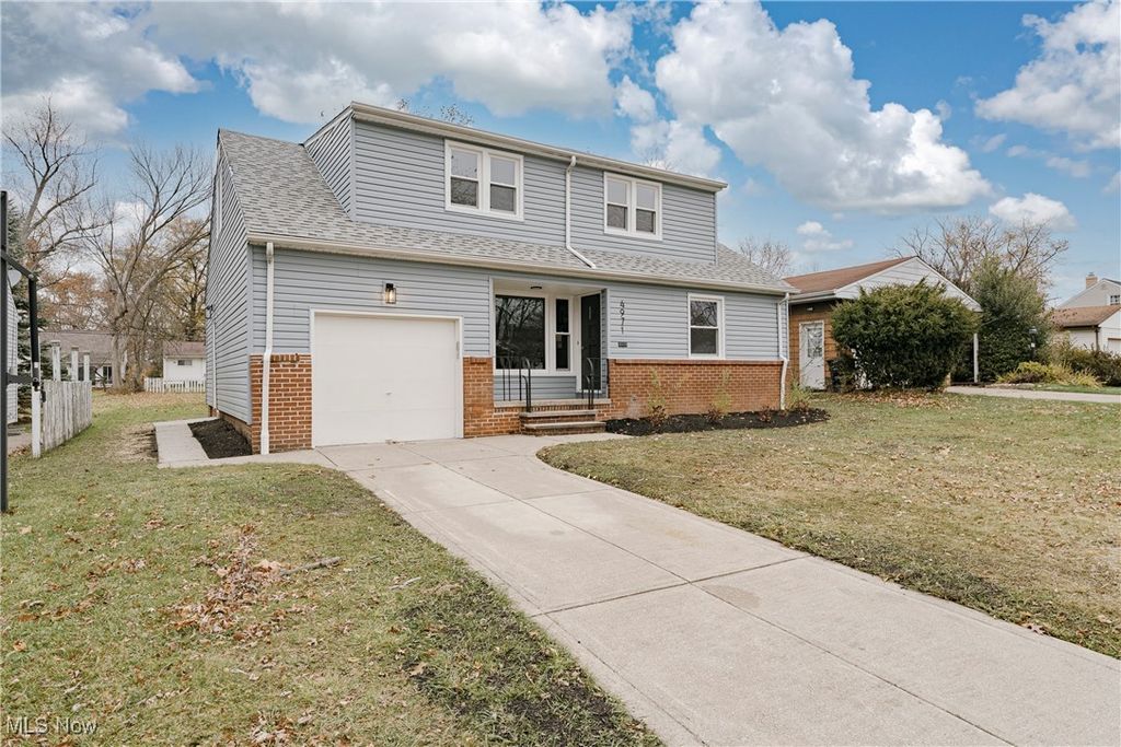 4971 S Sedgewick Road, Lyndhurst, OH 44124