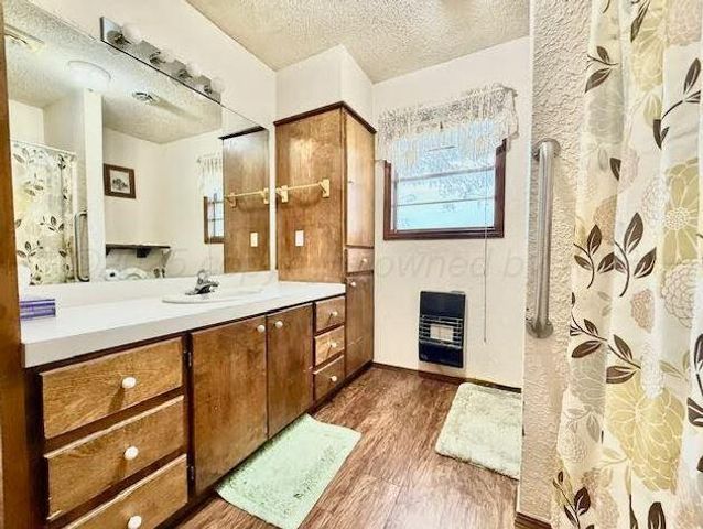 604 E 4th Street, Clarendon, TX 79226