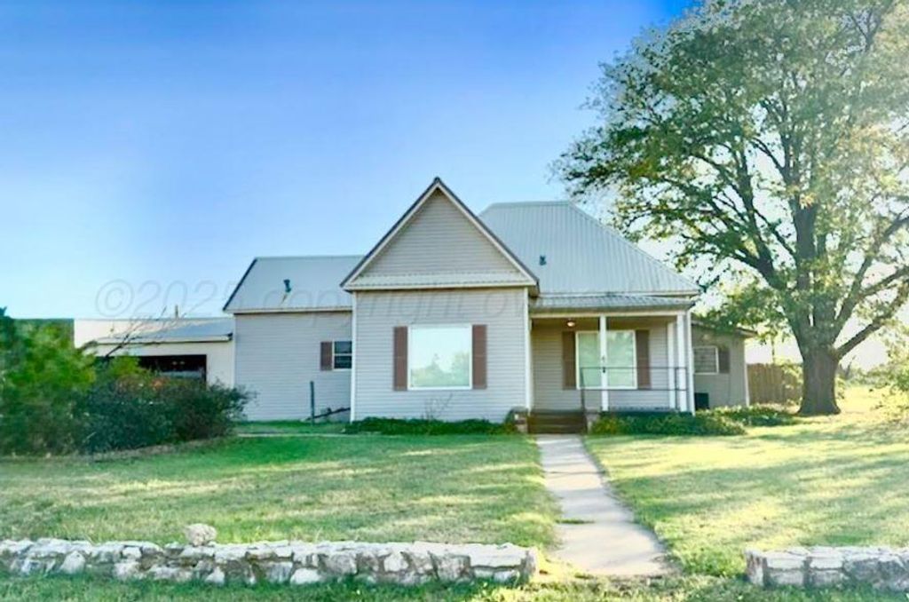 604 E 4th Street, Clarendon, TX 79226