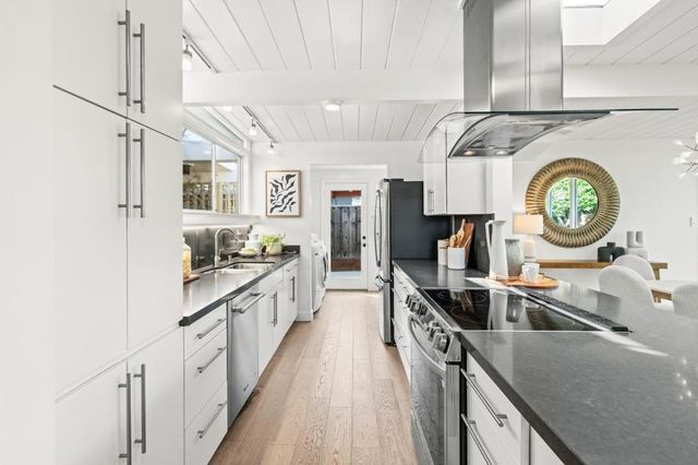 3773 Redwood Circle, Palo Alto, CA 94306