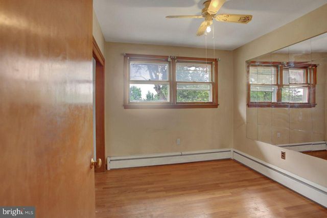 806 HIGHLAND DR, Chambersburg, PA 17202