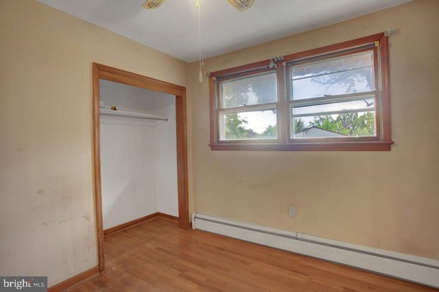 806 HIGHLAND DR, Chambersburg, PA 17202