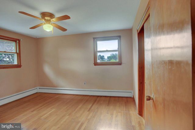 806 HIGHLAND DR, Chambersburg, PA 17202