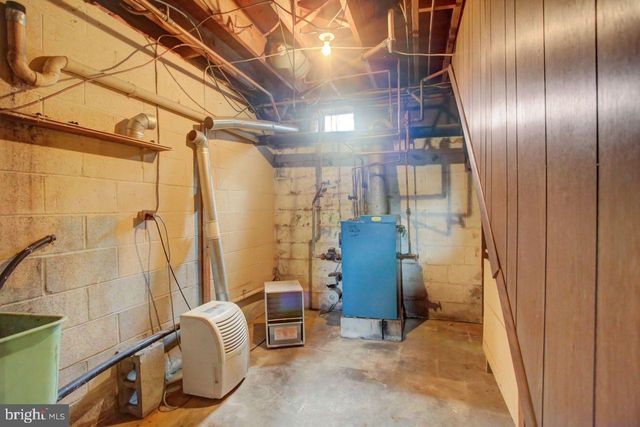 806 HIGHLAND DR, Chambersburg, PA 17202