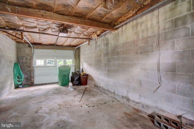 806 HIGHLAND DR, Chambersburg, PA 17202