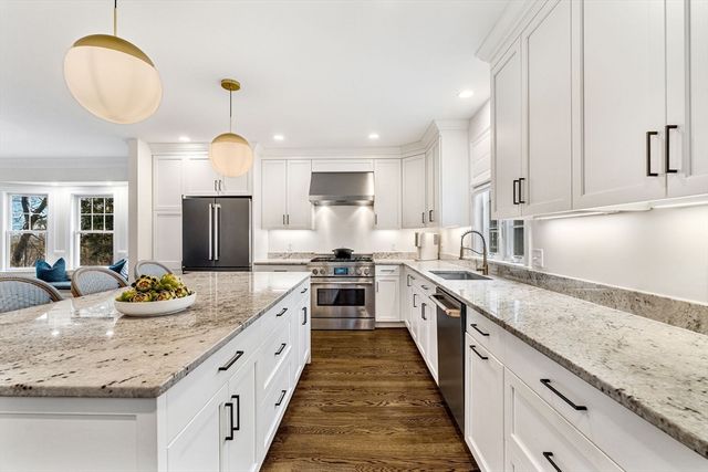 969 Greendale Ave, Needham, MA 02492