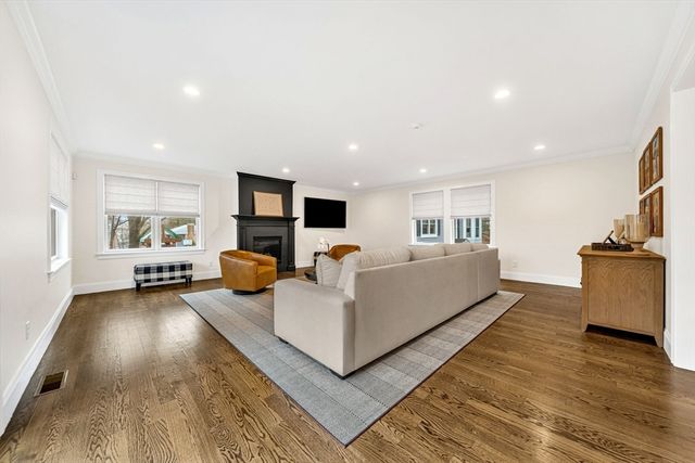 969 Greendale Ave, Needham, MA 02492