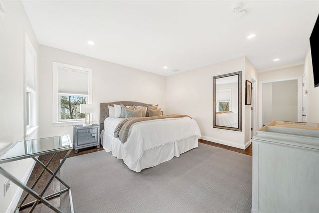 969 Greendale Ave, Needham, MA 02492