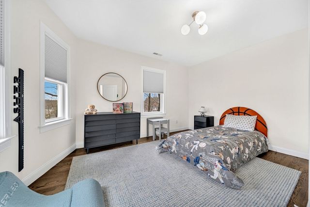 969 Greendale Ave, Needham, MA 02492
