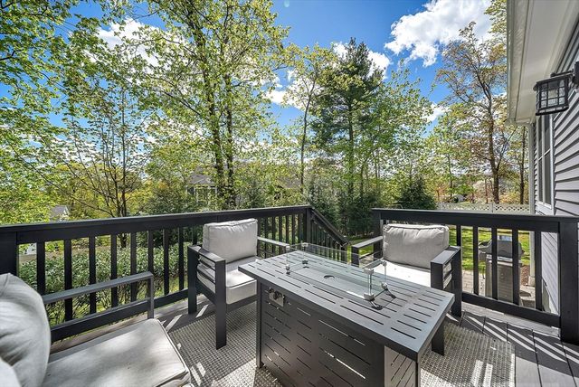 969 Greendale Ave, Needham, MA 02492