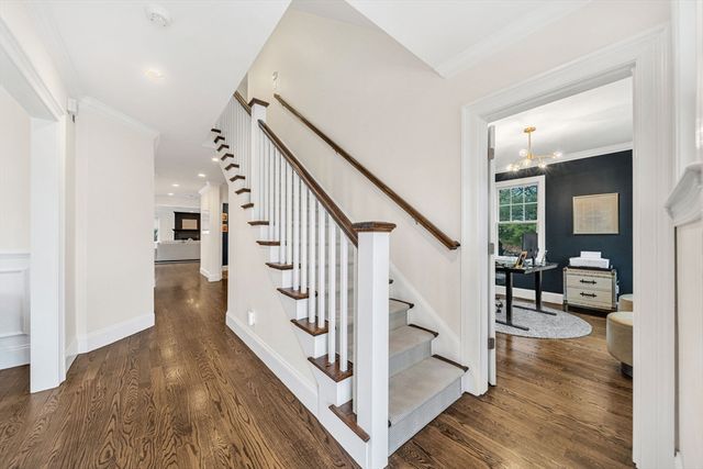 969 Greendale Ave, Needham, MA 02492