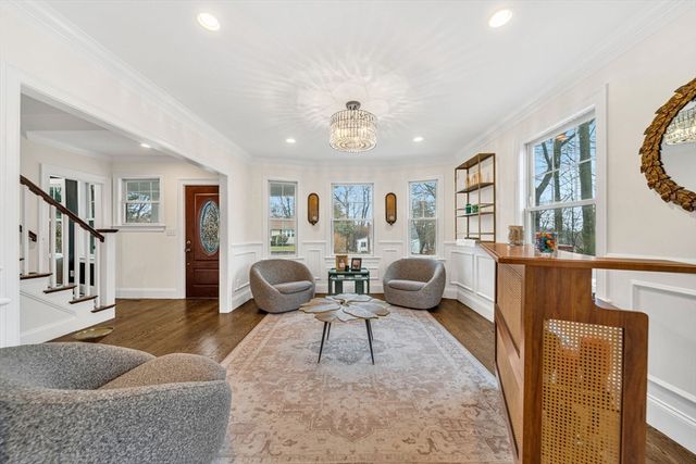 969 Greendale Ave, Needham, MA 02492