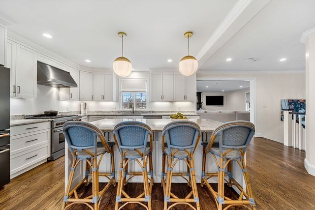 969 Greendale Ave, Needham, MA 02492