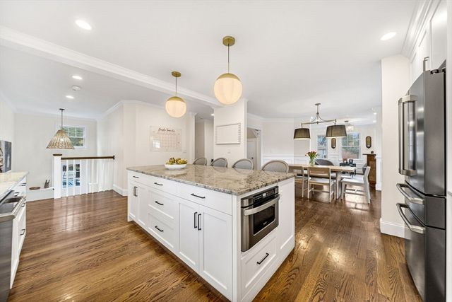 969 Greendale Ave, Needham, MA 02492